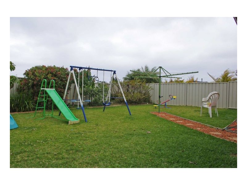 17 Bluehaven Drive, Old Bar NSW 2430