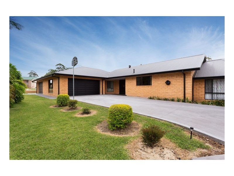 1 Windamere Place, Old Bar NSW 2430