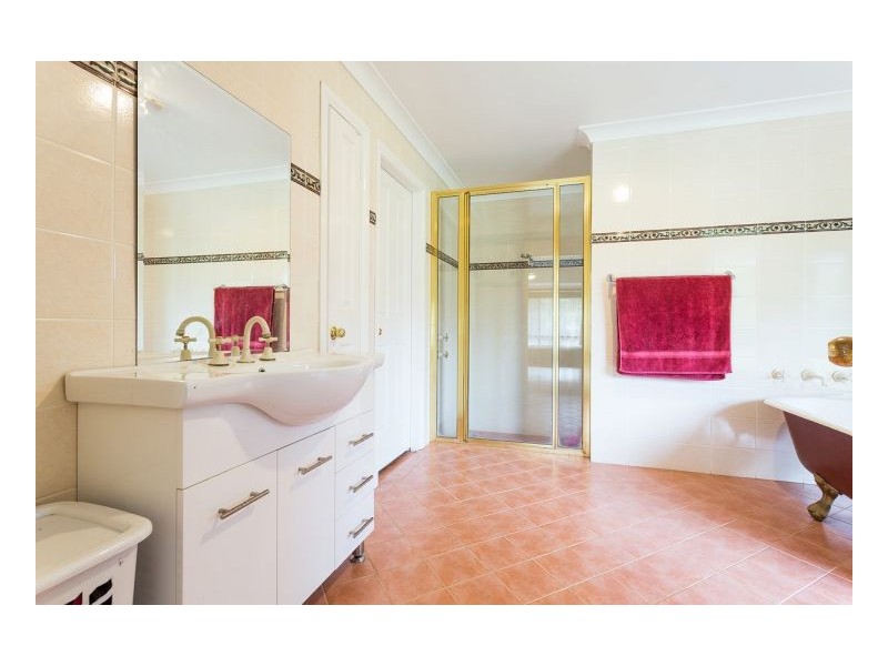 1 Windamere Place, Old Bar NSW 2430