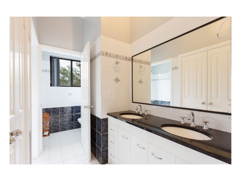 1 Windamere Place, Old Bar NSW 2430