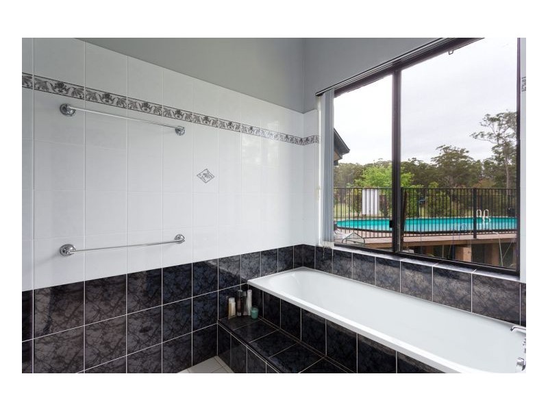 1 Windamere Place, Old Bar NSW 2430