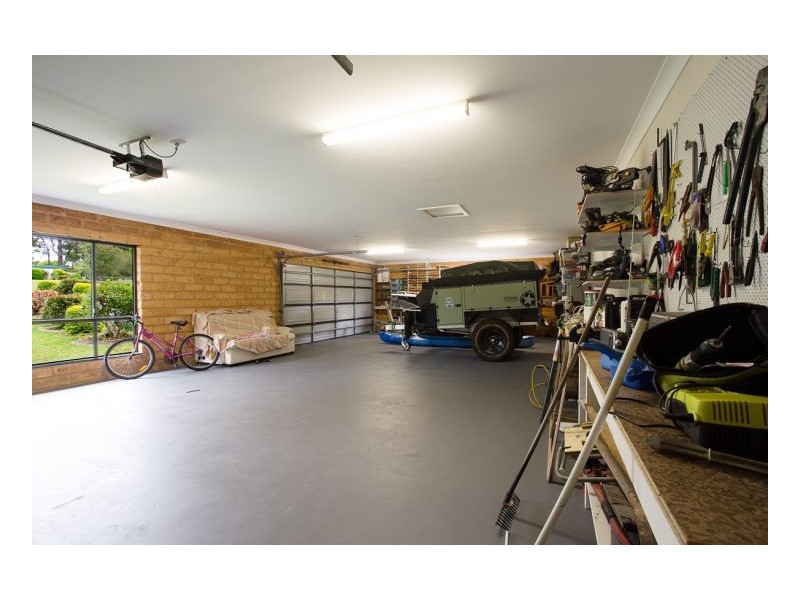 1 Windamere Place, Old Bar NSW 2430