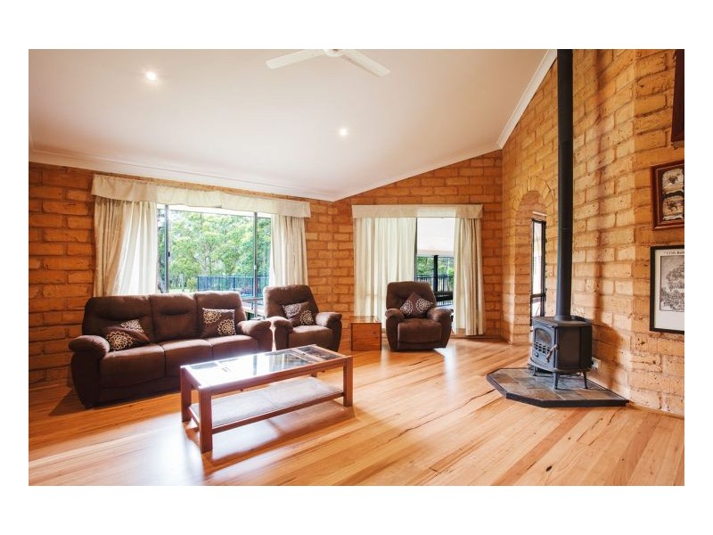 1 Windamere Place, Old Bar NSW 2430
