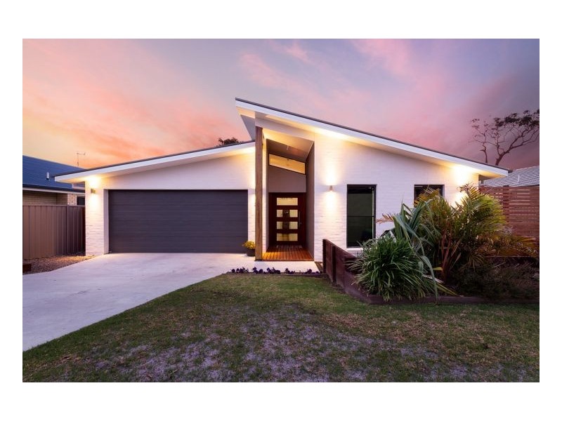 30 Shantull Drive, Wallabi Point NSW 2430