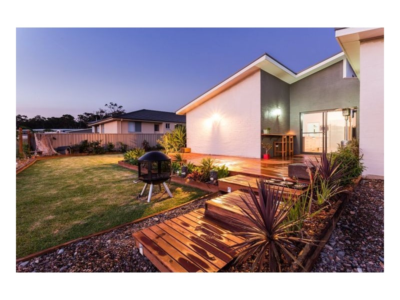 30 Shantull Drive, Wallabi Point NSW 2430