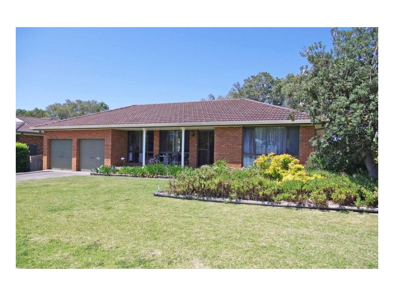 34 Joel Drive, Old Bar NSW 2430