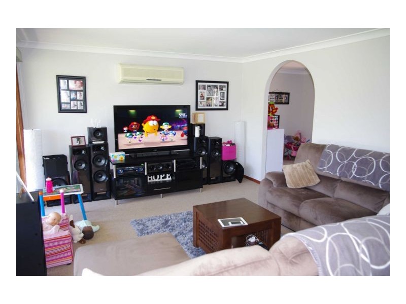 34 Joel Drive, Old Bar NSW 2430