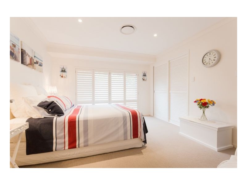 6 Spinnaker Cove, Wallabi Point NSW 2430