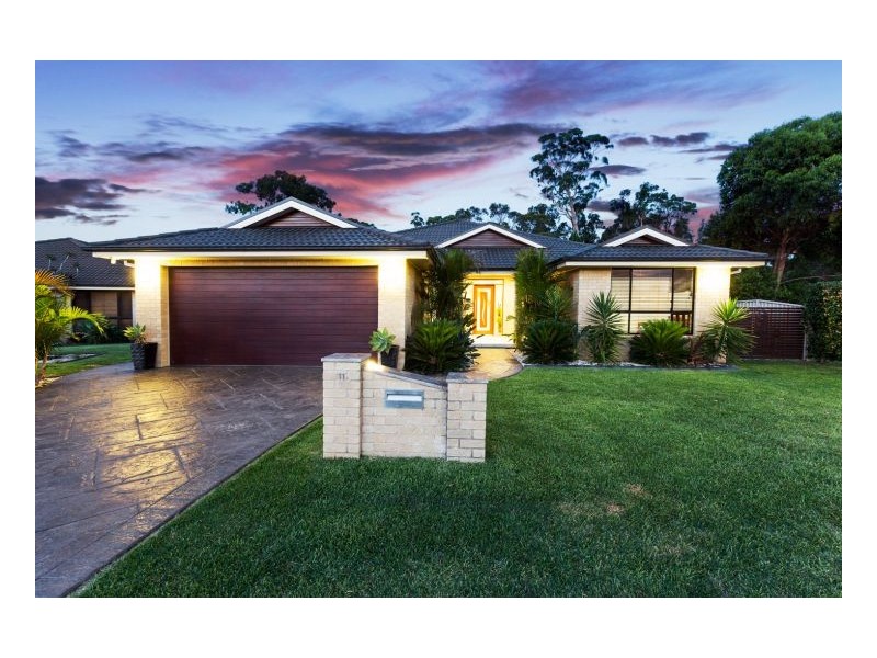 11 Ivy Crescent, Old Bar NSW 2430