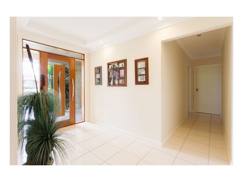 11 Ivy Crescent, Old Bar NSW 2430