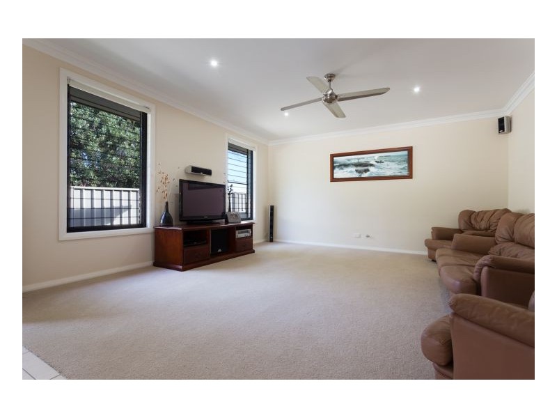 11 Ivy Crescent, Old Bar NSW 2430