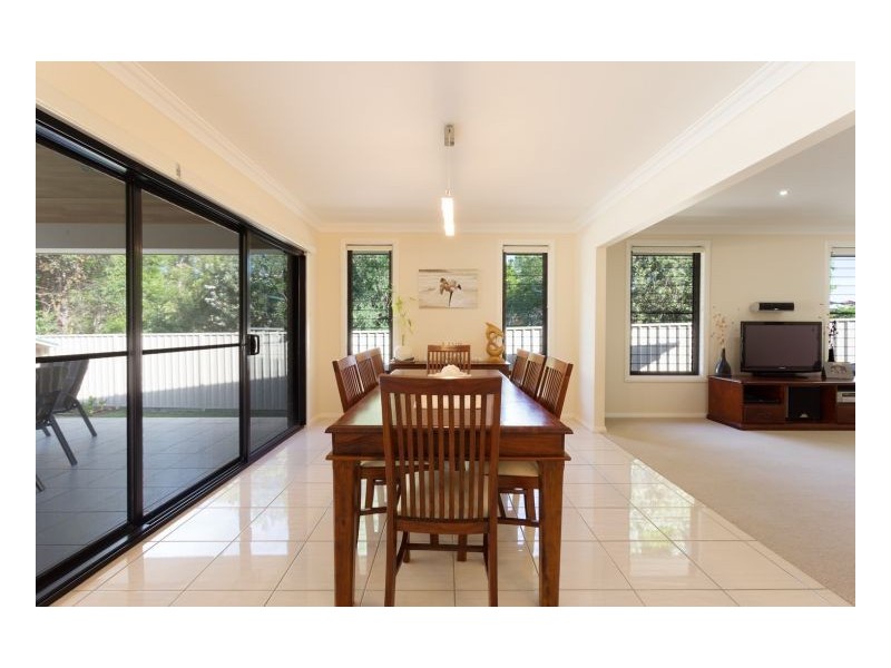 11 Ivy Crescent, Old Bar NSW 2430