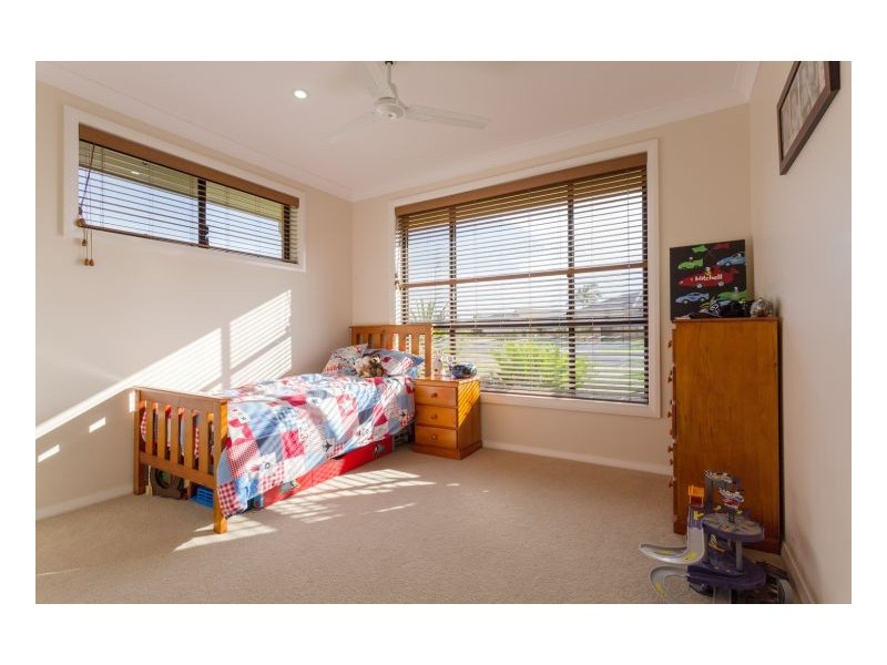 11 Ivy Crescent, Old Bar NSW 2430