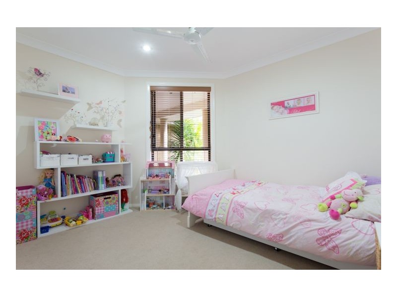 11 Ivy Crescent, Old Bar NSW 2430