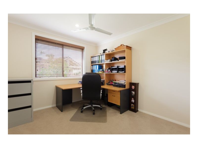 11 Ivy Crescent, Old Bar NSW 2430