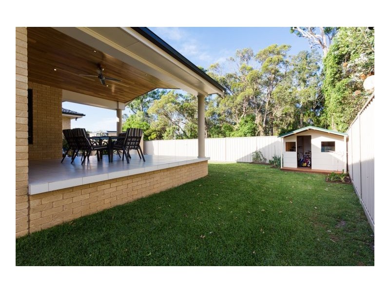 11 Ivy Crescent, Old Bar NSW 2430