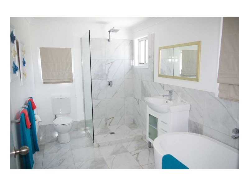 83 Main Road, Manning Point NSW 2430