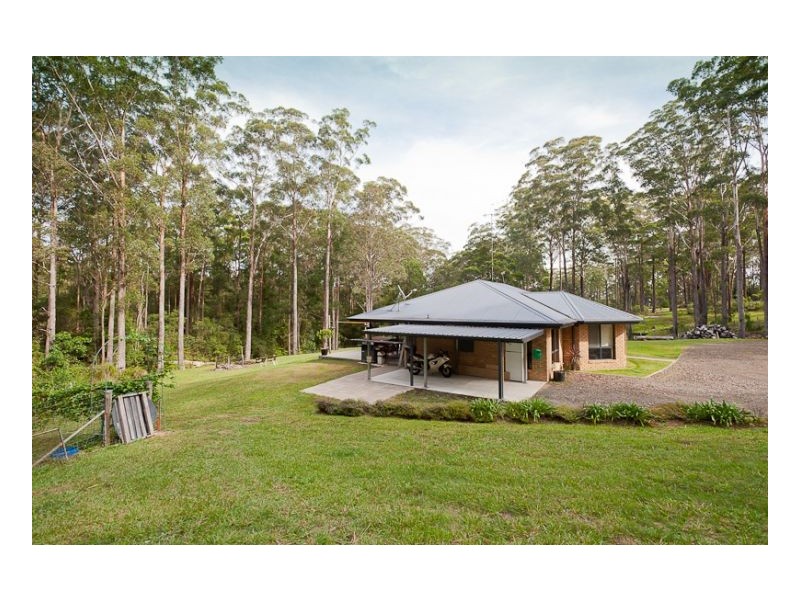 11 Rainforest Drive, Mitchells Island NSW 2430