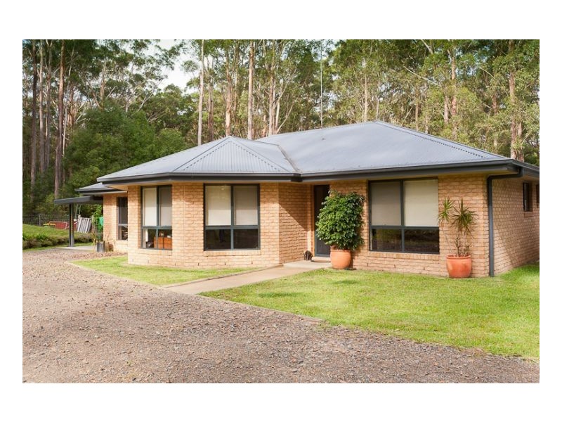 11 Rainforest Drive, Mitchells Island NSW 2430