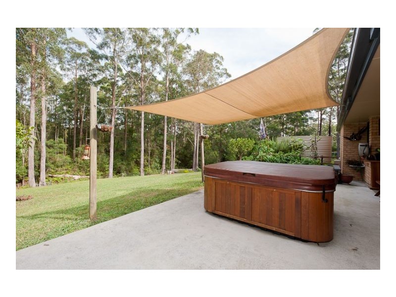 11 Rainforest Drive, Mitchells Island NSW 2430