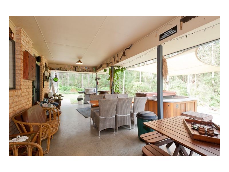 11 Rainforest Drive, Mitchells Island NSW 2430