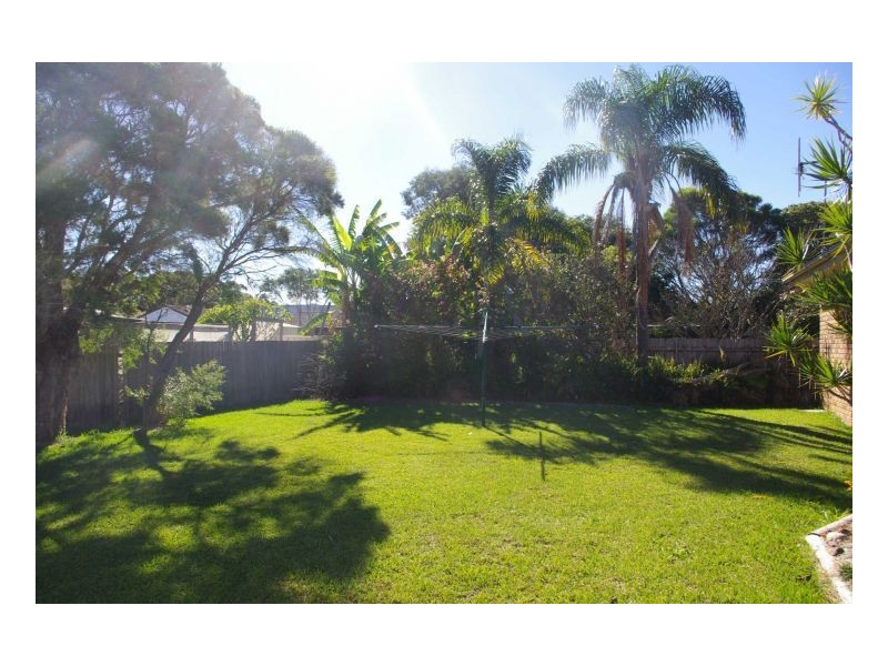 11 Cross Street, Old Bar NSW 2430