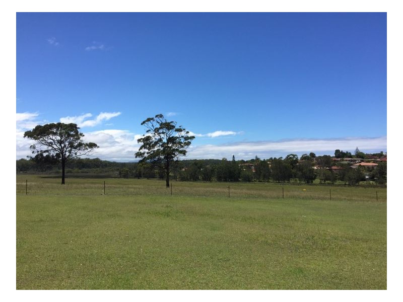 21 Banyula Drive, Old Bar NSW 2430
