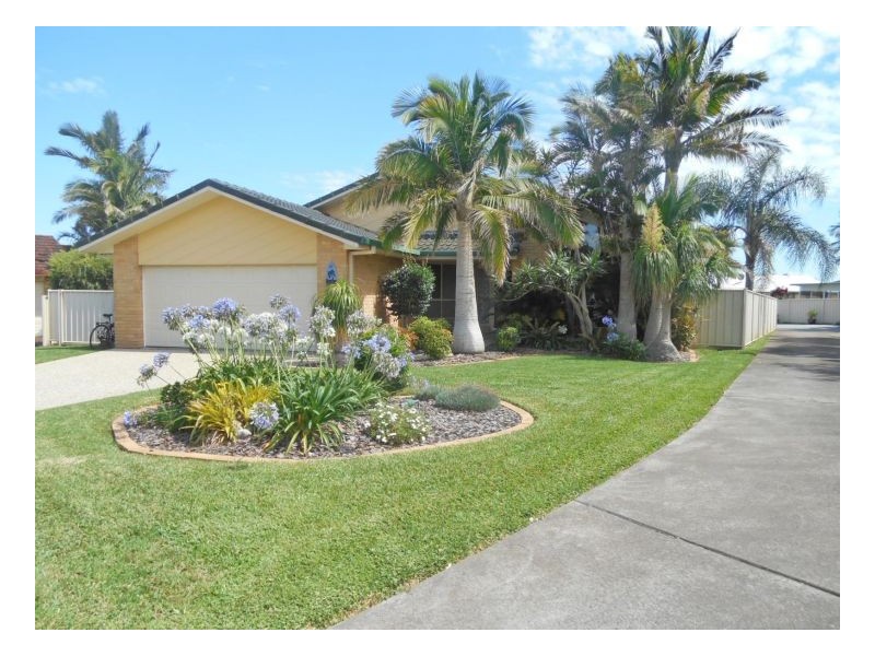 51 Gannet Crescent, Old Bar NSW 2430