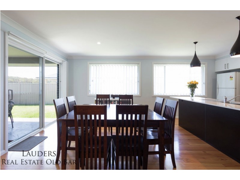 26 Shantull Drive, Wallabi Point NSW 2430