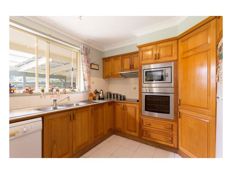 4 Midgen Close, Old Bar NSW 2430