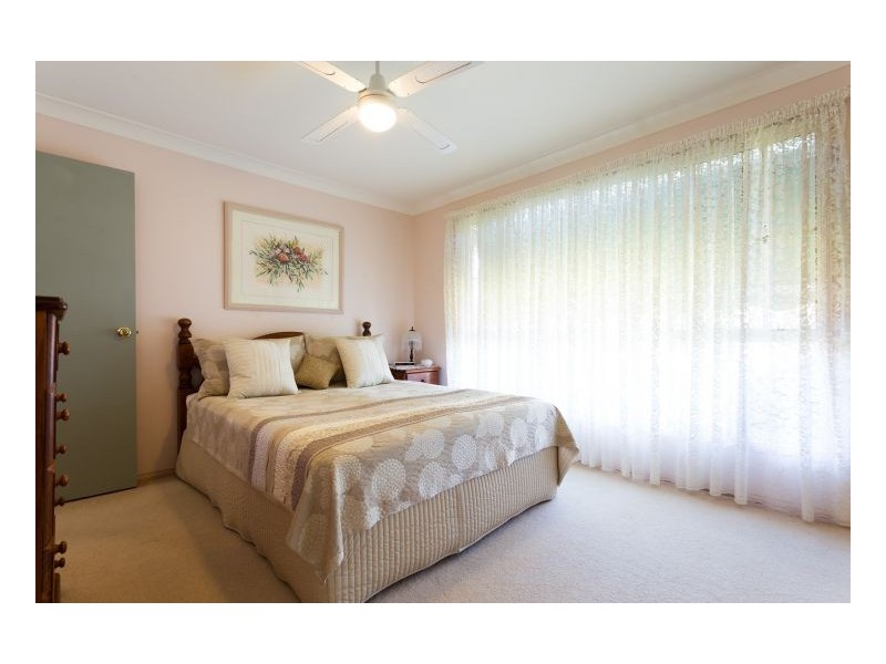 4 Midgen Close, Old Bar NSW 2430