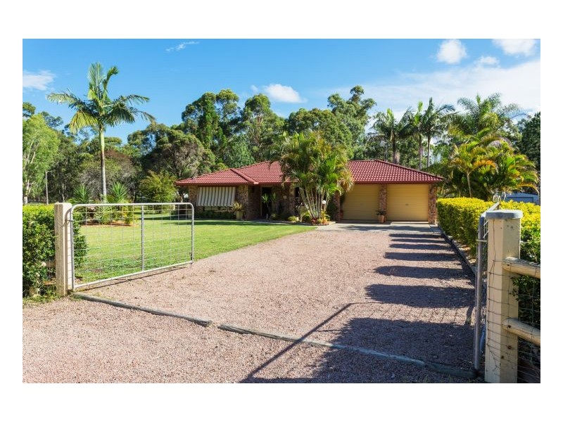 27 Kolinda Drive, Old Bar NSW 2430