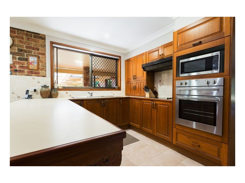 27 Kolinda Drive, Old Bar NSW 2430