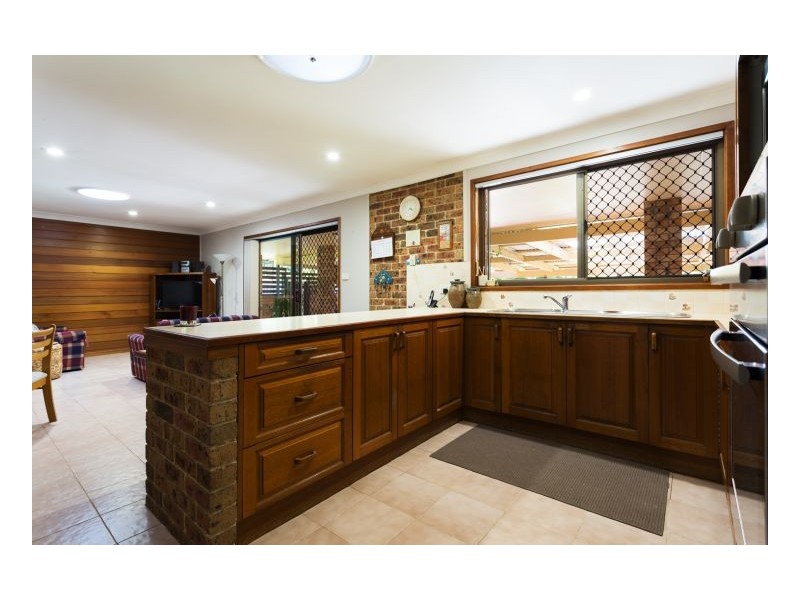 27 Kolinda Drive, Old Bar NSW 2430