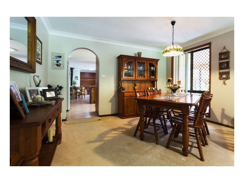 27 Kolinda Drive, Old Bar NSW 2430