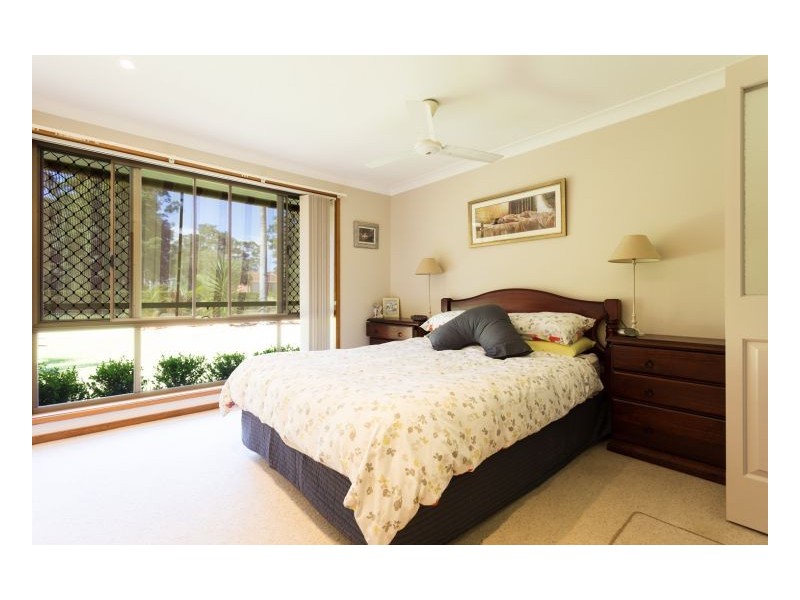 27 Kolinda Drive, Old Bar NSW 2430