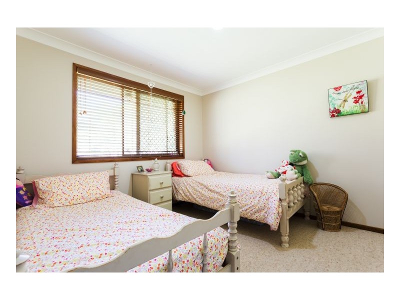 27 Kolinda Drive, Old Bar NSW 2430