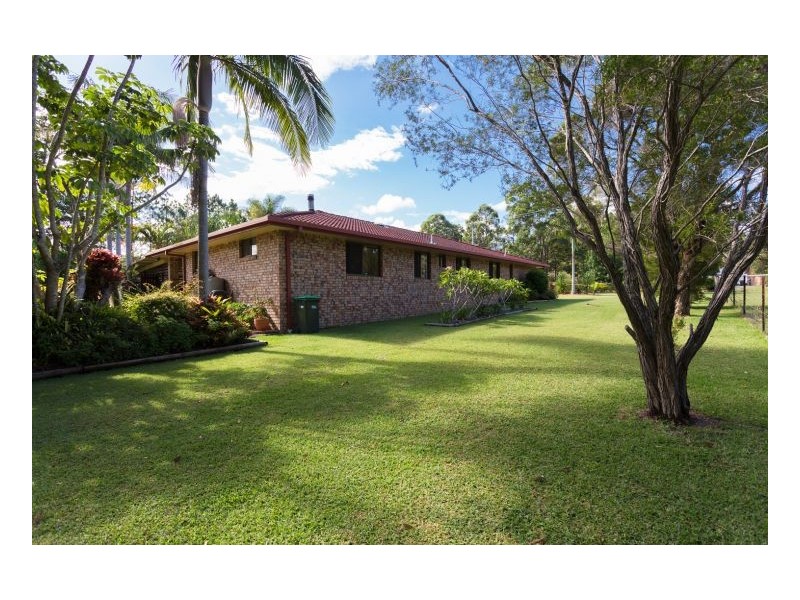 27 Kolinda Drive, Old Bar NSW 2430