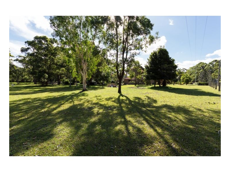 27 Kolinda Drive, Old Bar NSW 2430