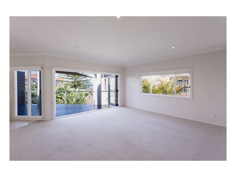 Unit 2, 3/38 lewis street, Old Bar NSW 2430