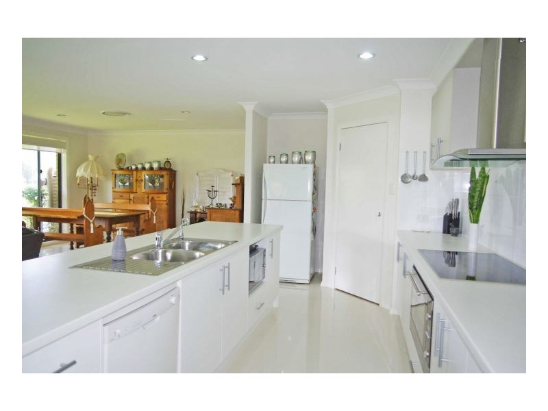 42 Ivy Crescent, Old Bar NSW 2430