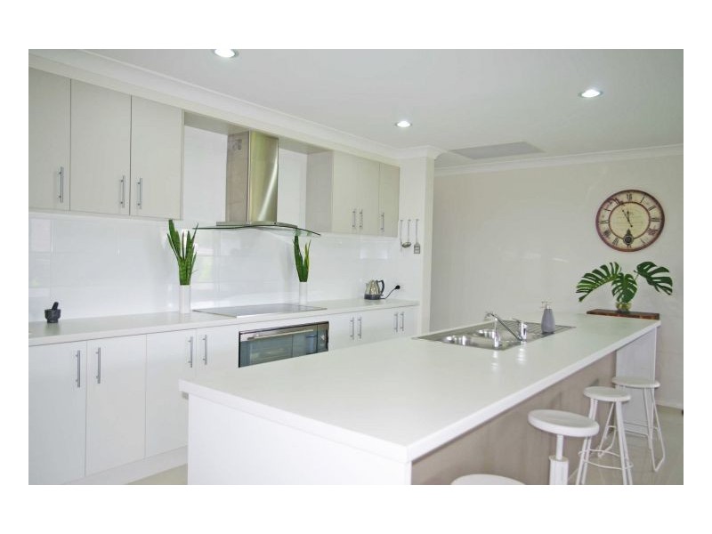 42 Ivy Crescent, Old Bar NSW 2430