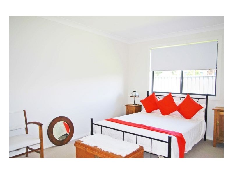 42 Ivy Crescent, Old Bar NSW 2430