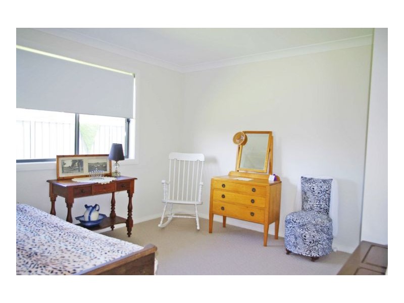 42 Ivy Crescent, Old Bar NSW 2430