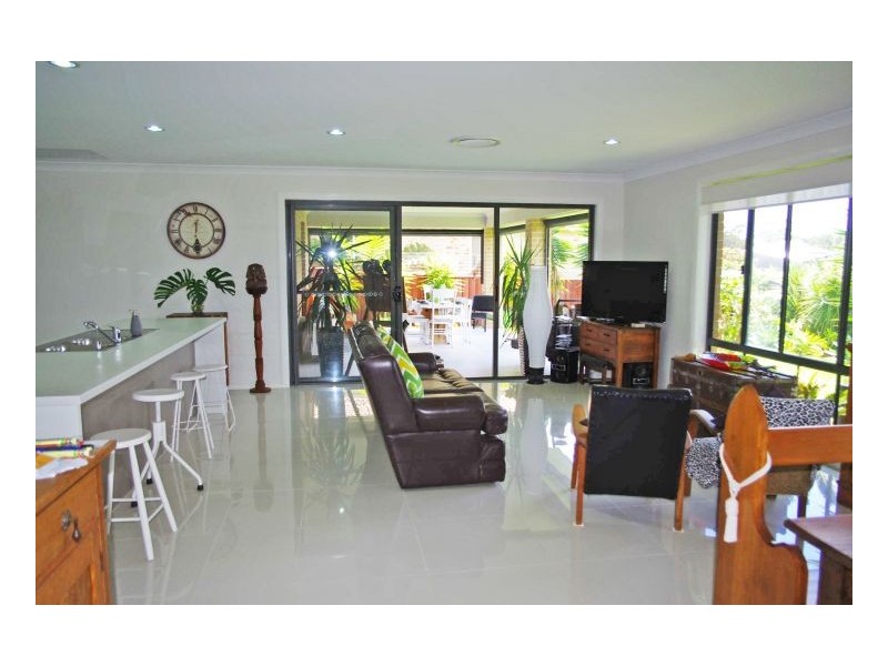 42 Ivy Crescent, Old Bar NSW 2430