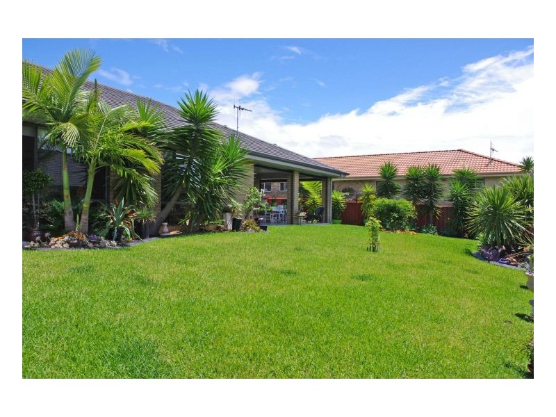 42 Ivy Crescent, Old Bar NSW 2430