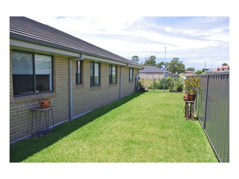 42 Ivy Crescent, Old Bar NSW 2430