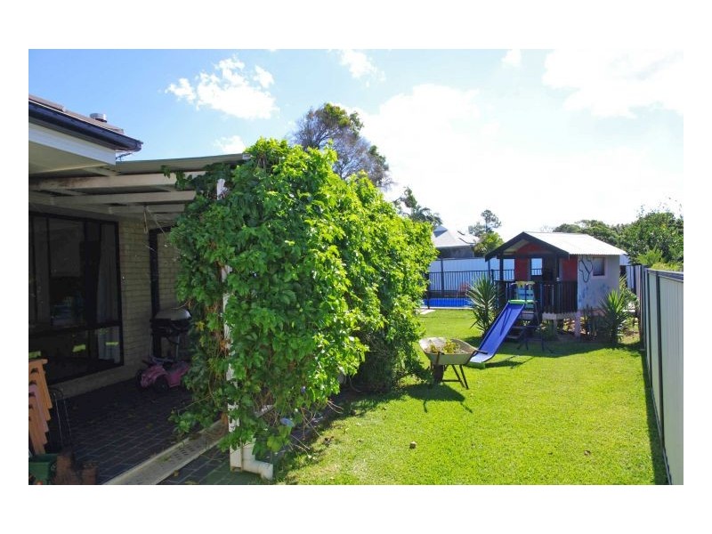 32 Mistral Place, Old Bar NSW 2430