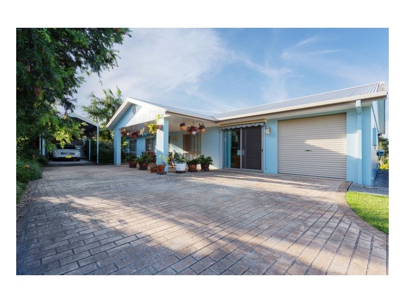 4 Seasound Close, Old Bar NSW 2430