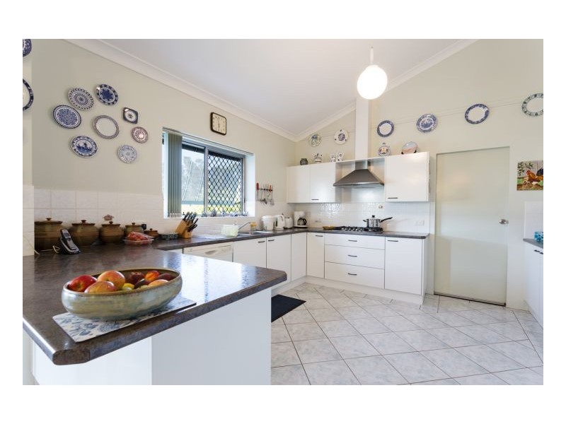 4 Seasound Close, Old Bar NSW 2430